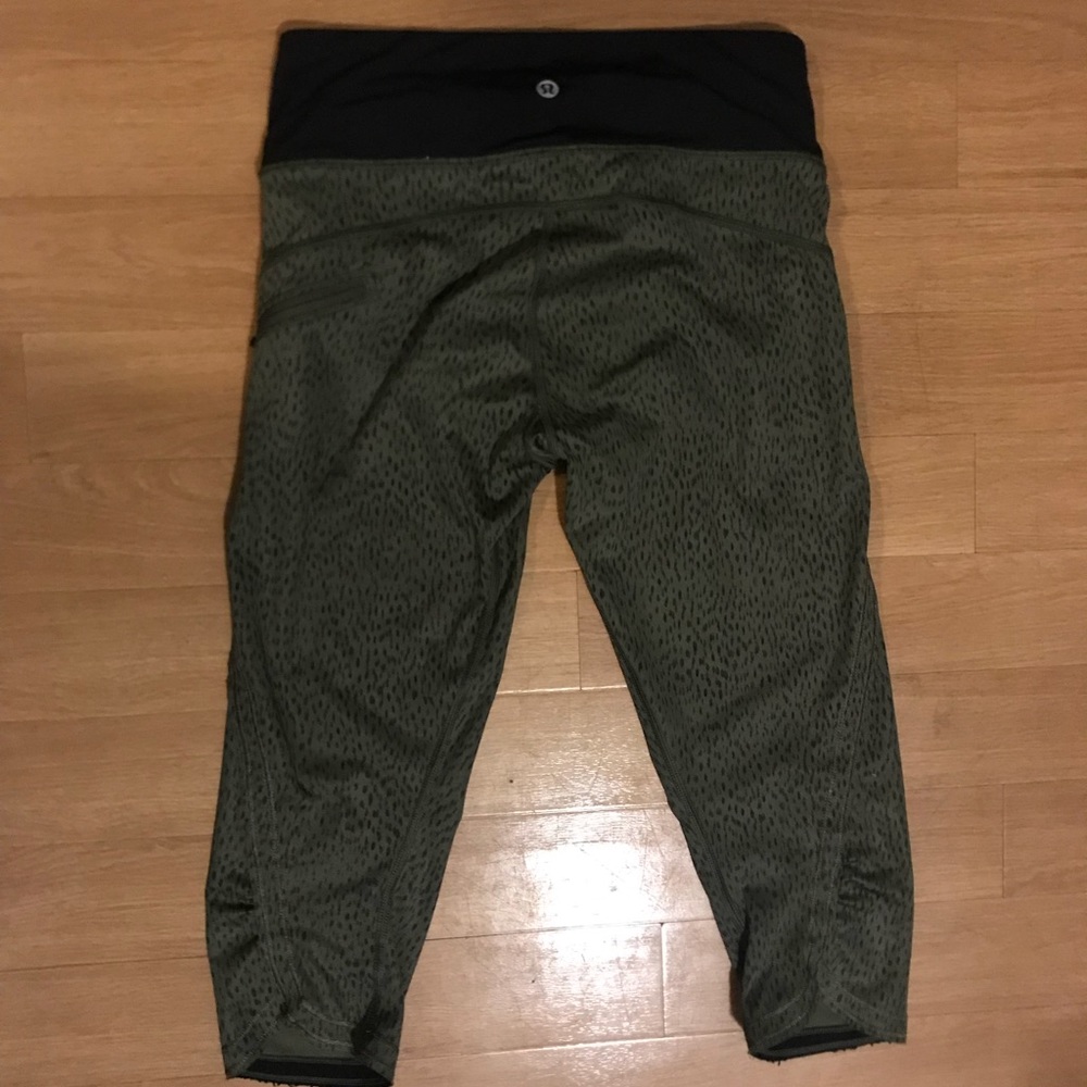 Lululemon Army green and black crop legging